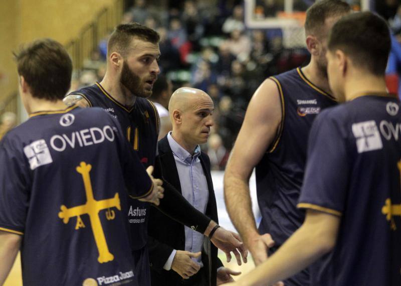 Las imágenes del Unión Financiera Oviedo y el C. B. Clavijo