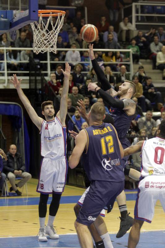 Las imágenes del Unión Financiera Oviedo y el C. B. Clavijo