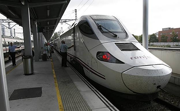 Tren de Alvia en Gijón