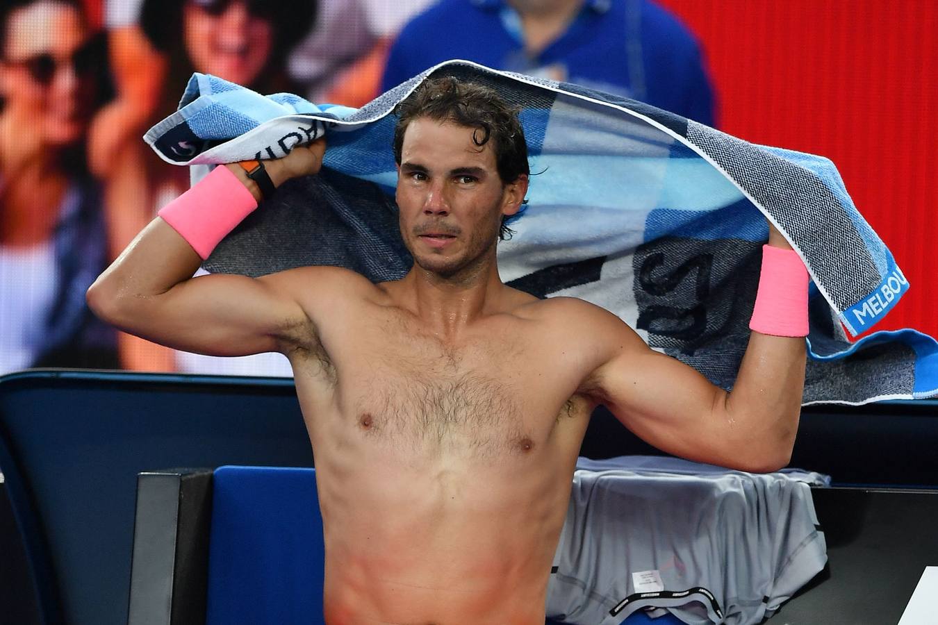 Rafa NAdal ha conseguido la victoria en el debut en el Open de Austrlia 2018. El tenista español ha superado por un triple 6-1 a Victor Estrella Burgos.