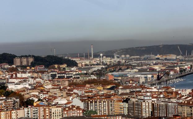 Boina de contaminación sobre el cielo de Avilés el pasado mes de noviembre.