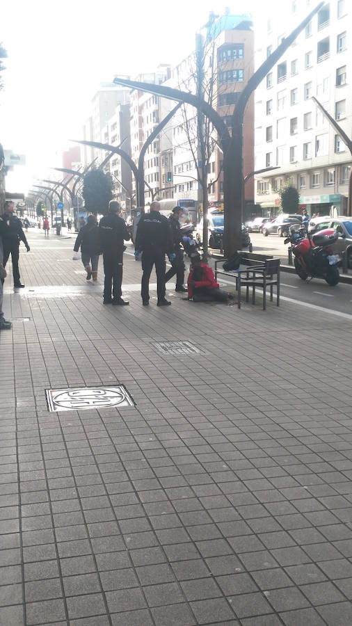 La pelea entre dos hombres en Gijón