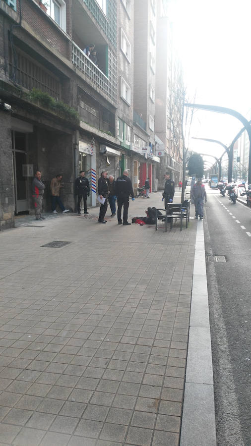 La pelea entre dos hombres en Gijón