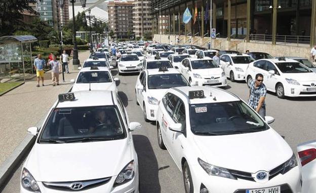 Los descansos de los taxistas de Oviedo se aplicarán en febrero