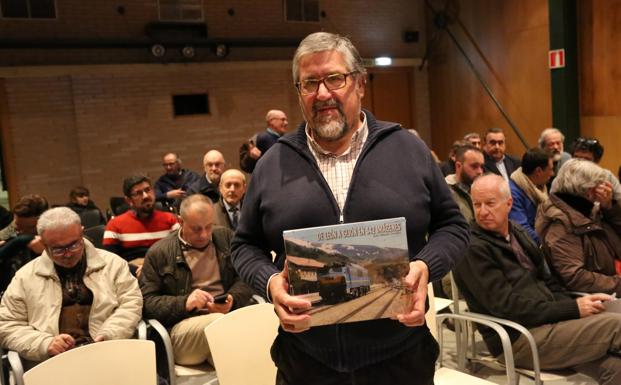 Julio Alberto Cendón presentó de su obra en el Museo del Ferrocarril.