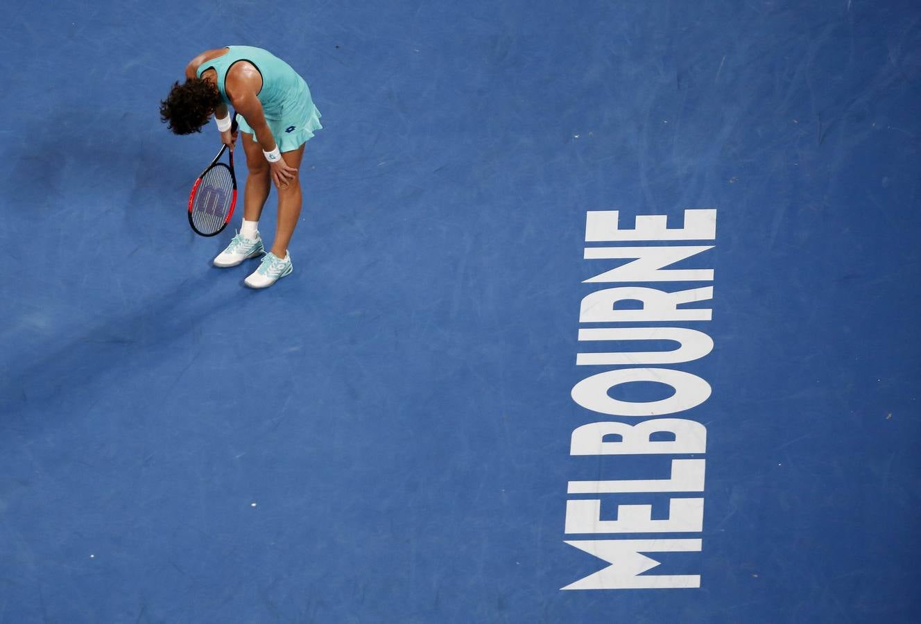 Carla SUárez cayó derrotada ante Caroline Wozniacki (6-0, 6-7 y 6-2) en los cuartos de final del Abierto de Australia. 