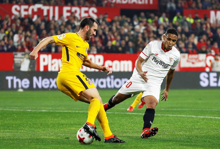 El conjunto rojiblanco cayó también en el Sánchez Pizjuán ante el cuadro hispalense, que le endosó un 3-1.