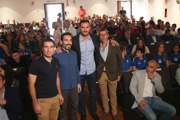 Los deportistas Jorge Díaz, Jorge Llames, Saúl Craviotto y Alberto Suárez en la gala celebrada en septiembre en el teatro Riera. 