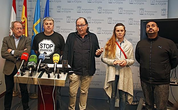 Carla Trevilla y Saúl Jiménez, en la rueda de prensa del lunes en el Consistorio, donde contaron sus respectivos casos. 