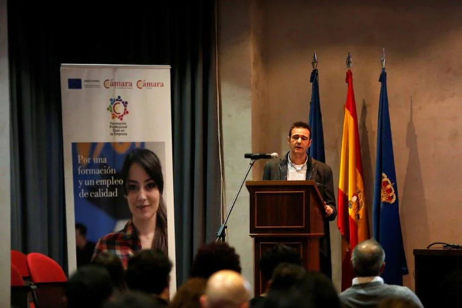 El acto, desarrollado en la Cámara de Comercio de Oviedo, ha estado presidido por el consejero de Educación, Genaro Alonso