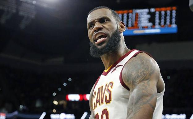 LeBron James, en el último partido ante San Antonio Spurs.