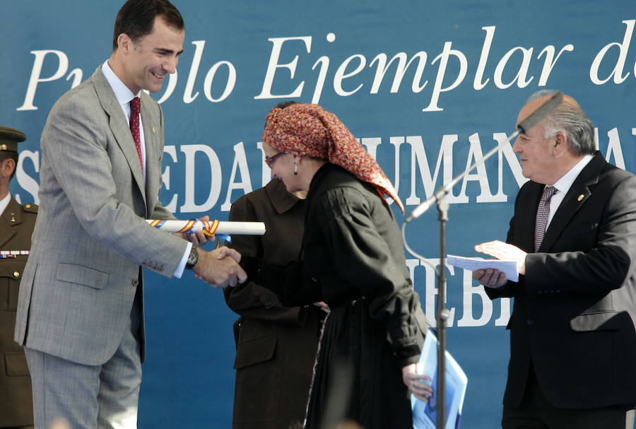 El Rey cumple 50 años en los que ha mantenido una estrecha relación con el Principado acrecentada por su matrimonio con doña Letizia