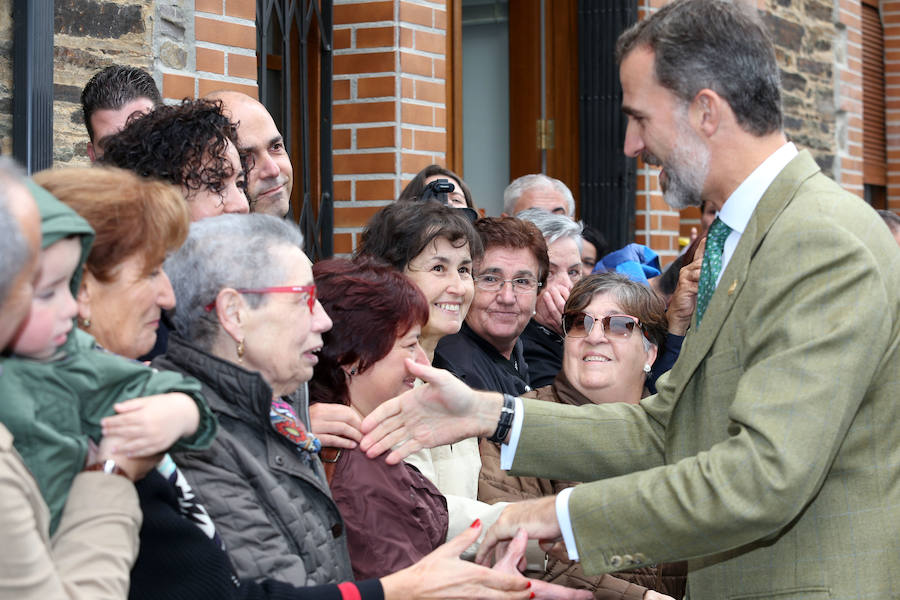 El Rey cumple 50 años en los que ha mantenido una estrecha relación con el Principado acrecentada por su matrimonio con doña Letizia