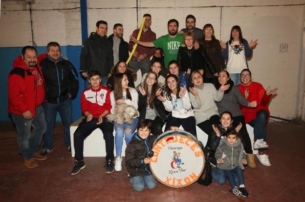 La folixa de Contrueces se prepara para asaltar la calle