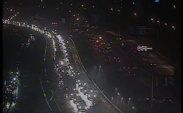 Un accidente en la 'Y' provoca importantes retenciones