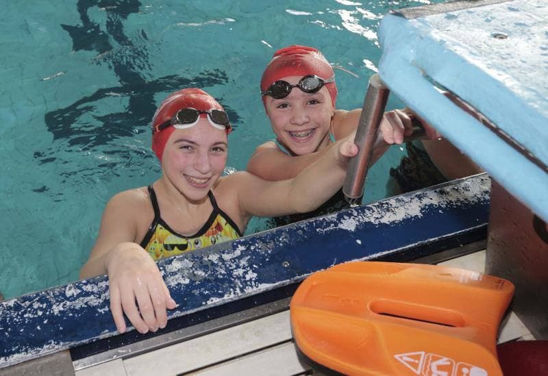 El Grupo Covadonga se suma a la campaña '1.000 kilómetros nadando contra el cáncer' que convoca la Real Federación Española de Natación en colaboración con la Asociación Española contra el cáncer. Se trta de nadar y donar un euro por cada 100 metro nadados.