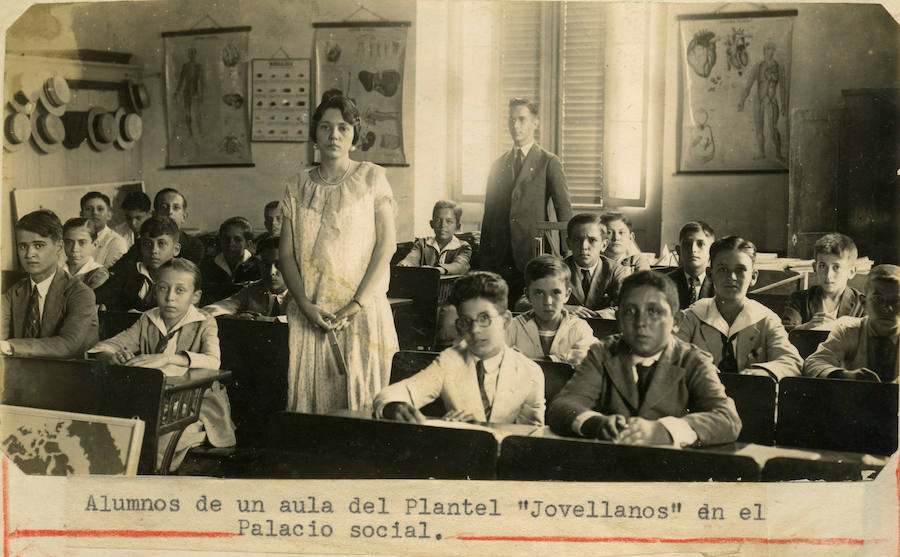 Este archivo ha ido adquiriéndose a lo largo de los últimos diez años, y las últimas 1.682 fotos acaban de ingresar en el museo como donación de un mecenas madrileño