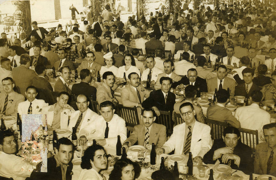 Este archivo ha ido adquiriéndose a lo largo de los últimos diez años, y las últimas 1.682 fotos acaban de ingresar en el museo como donación de un mecenas madrileño