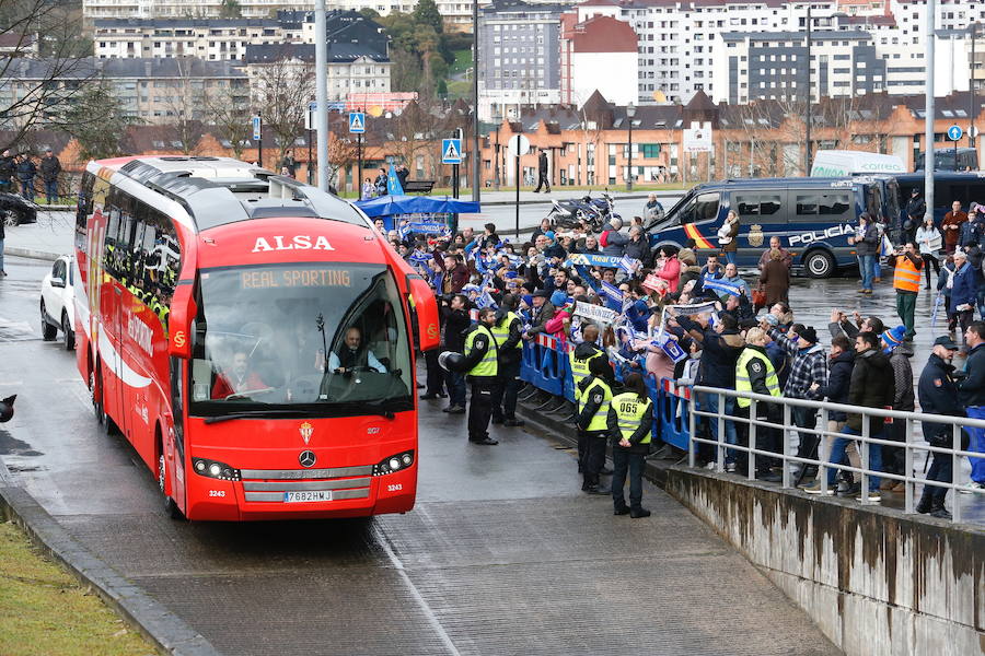 Las imágenes más destacadas del derbi asturiano 