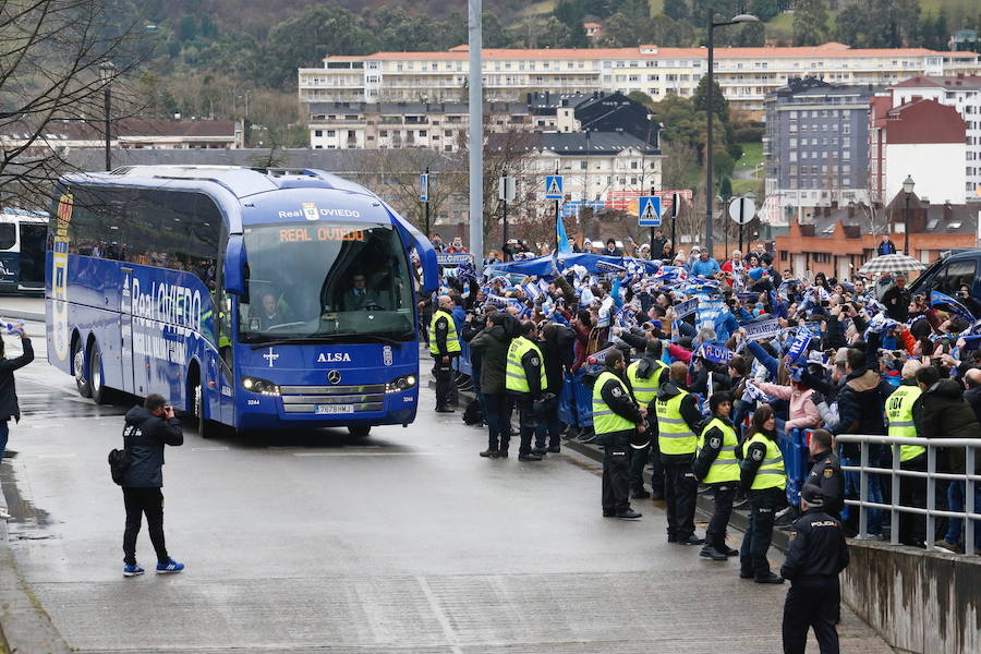 Las aficiones del Oviedo y del Sporting, a las puertas del Carlos Tariere