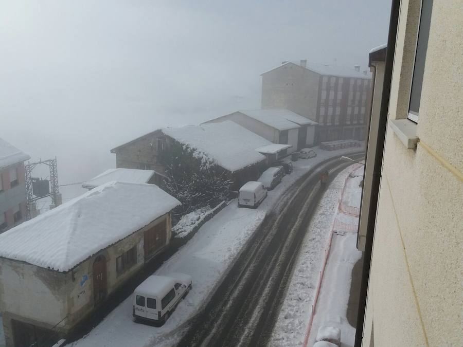 Impresionante nevada en el Occidente de Asturias