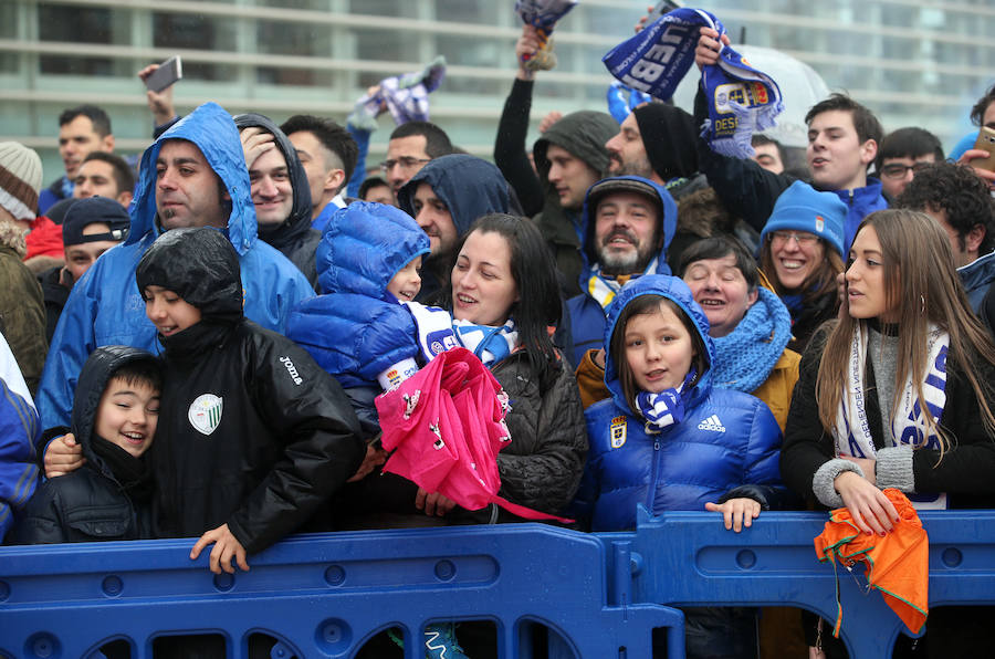 Las aficiones del Oviedo y del Sporting, a las puertas del Carlos Tariere