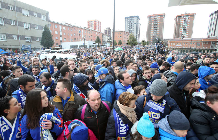 Las aficiones del Oviedo y del Sporting, a las puertas del Carlos Tariere