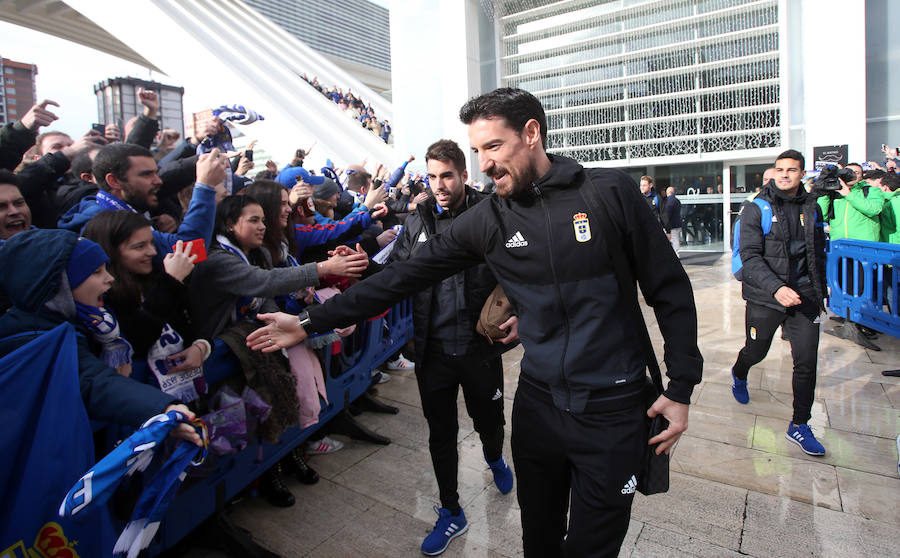 Las aficiones del Oviedo y del Sporting, a las puertas del Carlos Tariere