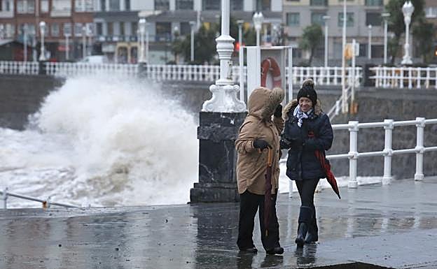 Galería. Oleaje en San Lorenzo.