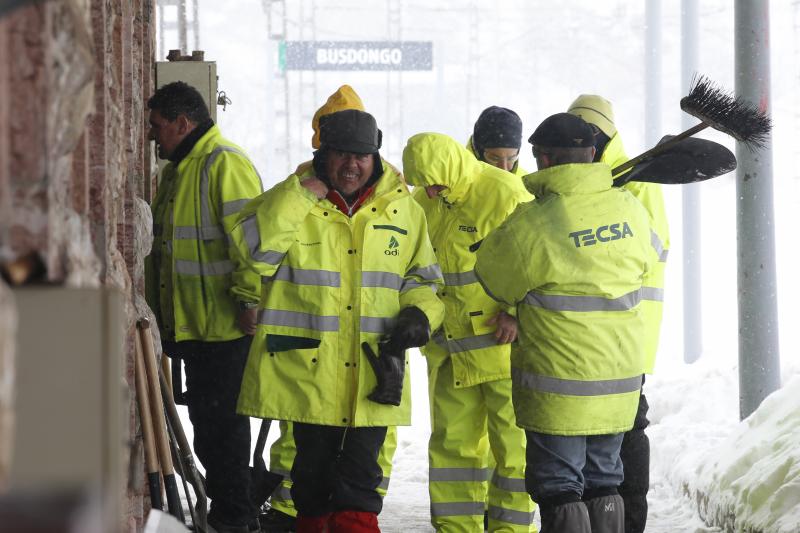 El temporal de frío que recorre estos días la comunidad deja capas de hasta 70 centímetros en algunos puntos del puerto