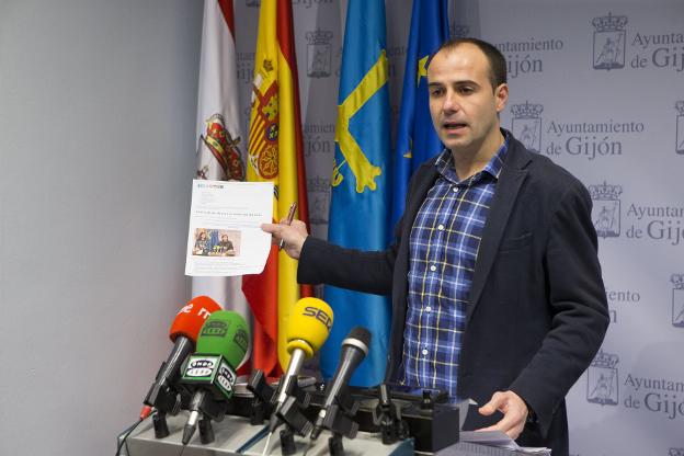 El concejal César González, en la sala de prensa municipal. 