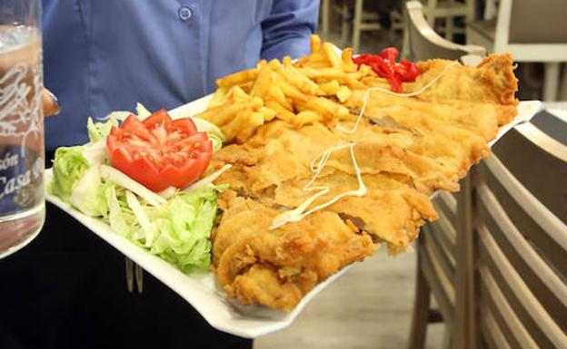 Un cachopo, en Casa Pedro.