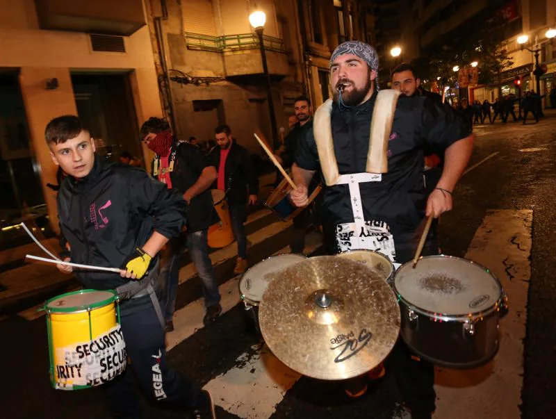 El músico, todo un clásico del carnaval en Asturias, fue el encargado de dar el pregón que inicia la fiesta