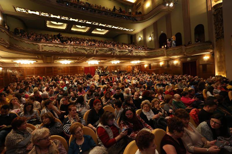 Cruzaos de Ceares, Los tardones, Folixa pa toos, Perdíos de los nervios y Los acoplaos han sido los encargados de estrenar el concurso.
