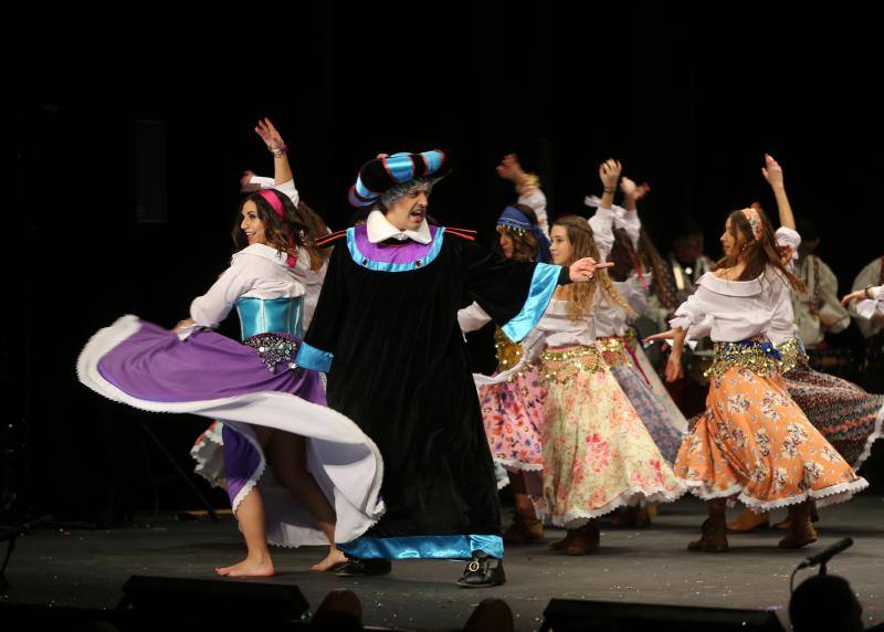 Cruzaos de Ceares, Los tardones, Folixa pa toos, Perdíos de los nervios y Los acoplaos han sido los encargados de estrenar el concurso.