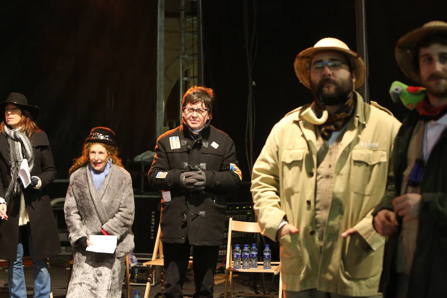 El Antroxu avilesino rinde homenaje al vecino continente del sur en un despliegue de originalidad y color en el que la carroza de 'Los Dioses de Ébano' fue la triunfadora