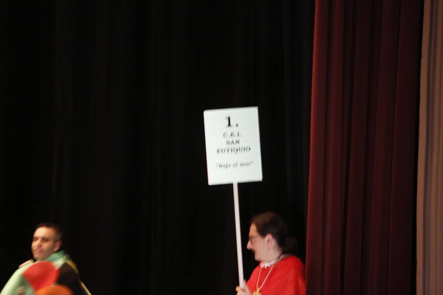 Los más pequeños de la casa ponen su originalidad y desparpajo sobre el escenario del Teatro Jovellanos un año más