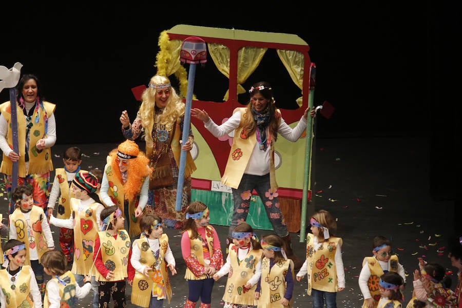 Los más pequeños de la casa ponen su originalidad y desparpajo sobre el escenario del Teatro Jovellanos un año más