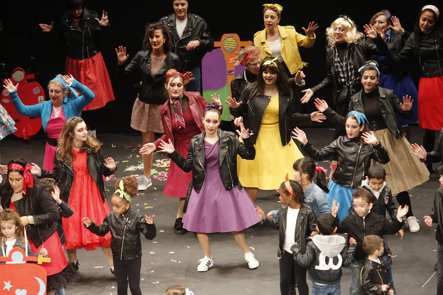 Los más pequeños de la casa ponen su originalidad y desparpajo sobre el escenario del Teatro Jovellanos un año más