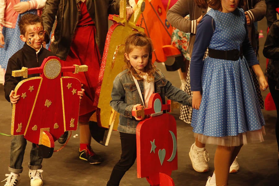 Los más pequeños de la casa ponen su originalidad y desparpajo sobre el escenario del Teatro Jovellanos un año más