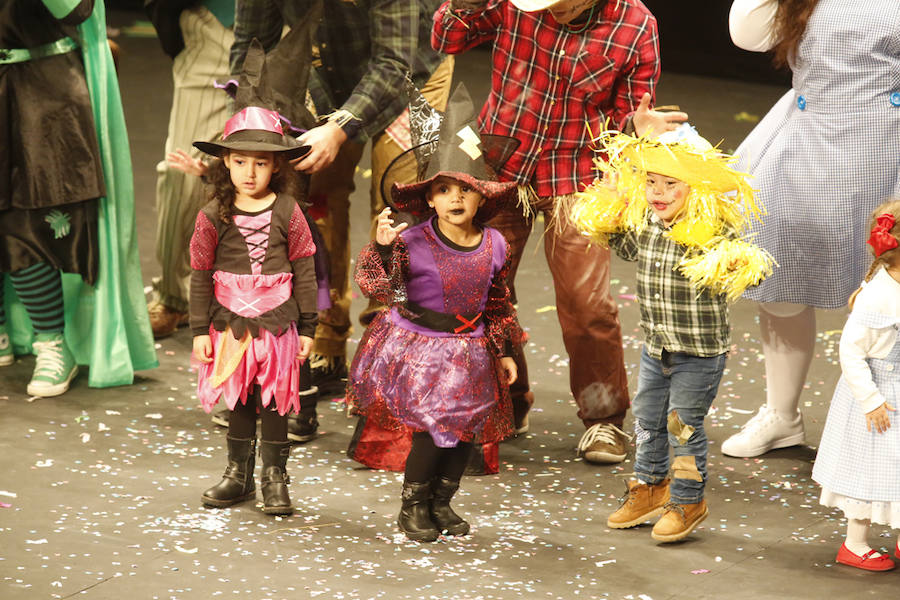 Los más pequeños de la casa ponen su originalidad y desparpajo sobre el escenario del Teatro Jovellanos un año más