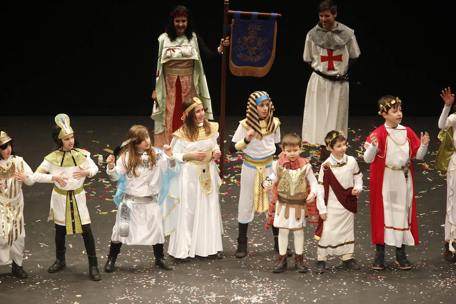 Los más pequeños de la casa ponen su originalidad y desparpajo sobre el escenario del Teatro Jovellanos un año más