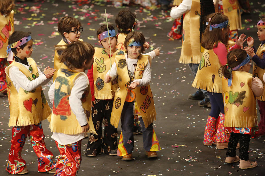 Los más pequeños de la casa ponen su originalidad y desparpajo sobre el escenario del Teatro Jovellanos un año más