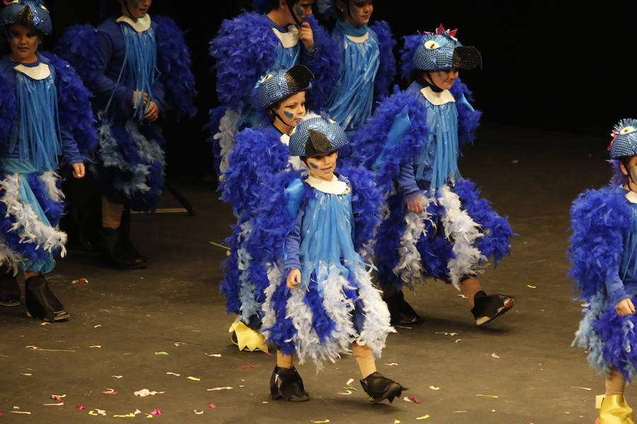 Los más pequeños de la casa ponen su originalidad y desparpajo sobre el escenario del Teatro Jovellanos un año más