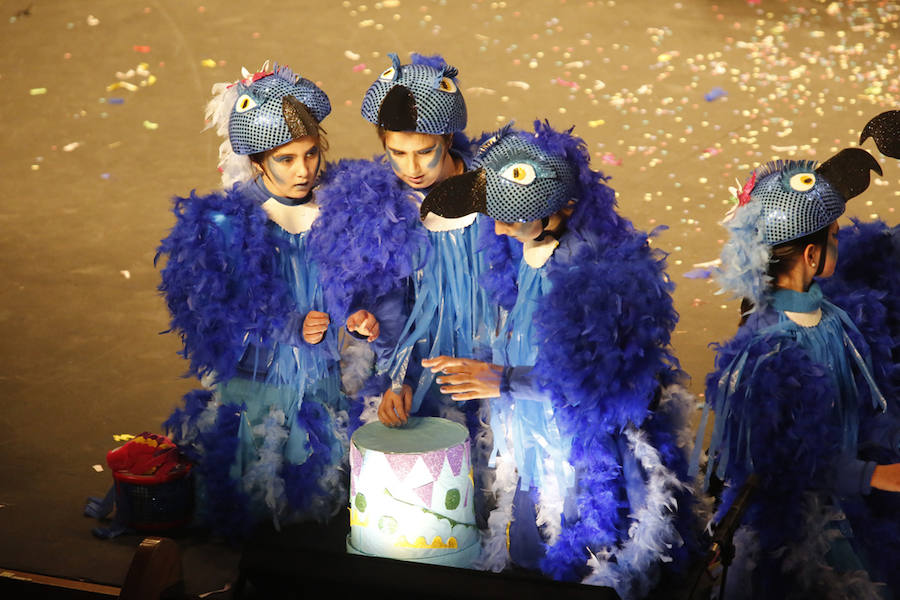 Los más pequeños de la casa ponen su originalidad y desparpajo sobre el escenario del Teatro Jovellanos un año más