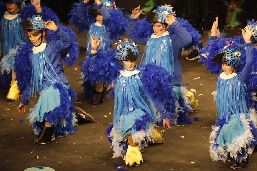 Los más pequeños de la casa ponen su originalidad y desparpajo sobre el escenario del Teatro Jovellanos un año más