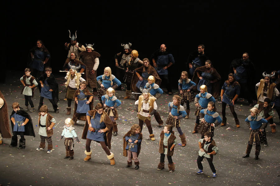 Los más pequeños de la casa ponen su originalidad y desparpajo sobre el escenario del Teatro Jovellanos un año más