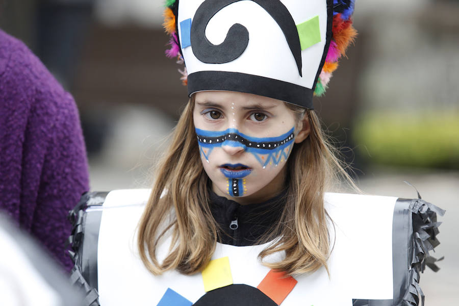 Los más pequeños de la casa ponen su originalidad y desparpajo sobre el escenario del Teatro Jovellanos un año más