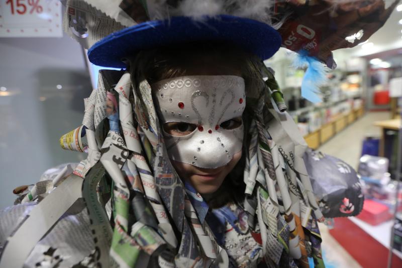 El centro comercial celebra su concurso infantil de disfraces con trecientos participantes.