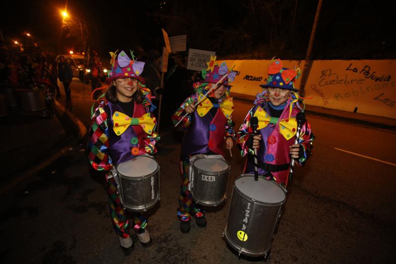 La diversión explota en las calles de Laviana con la celebración de la fiesta